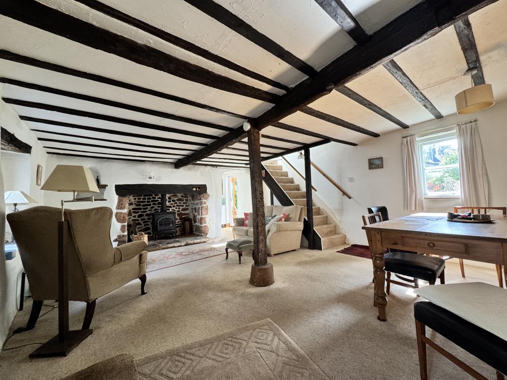Lot: 161 - CITY CENTRE PERIOD HOUSE - Open plan lounge/dining room